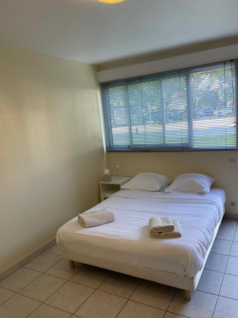 Appartement Ou Studio En Hyper Centre, Pour La Plage Et La Rue Pietonne Il Suffit De Traverser La Rue , Voir La Photo Principale Andernos-les-Bains Extérieur photo