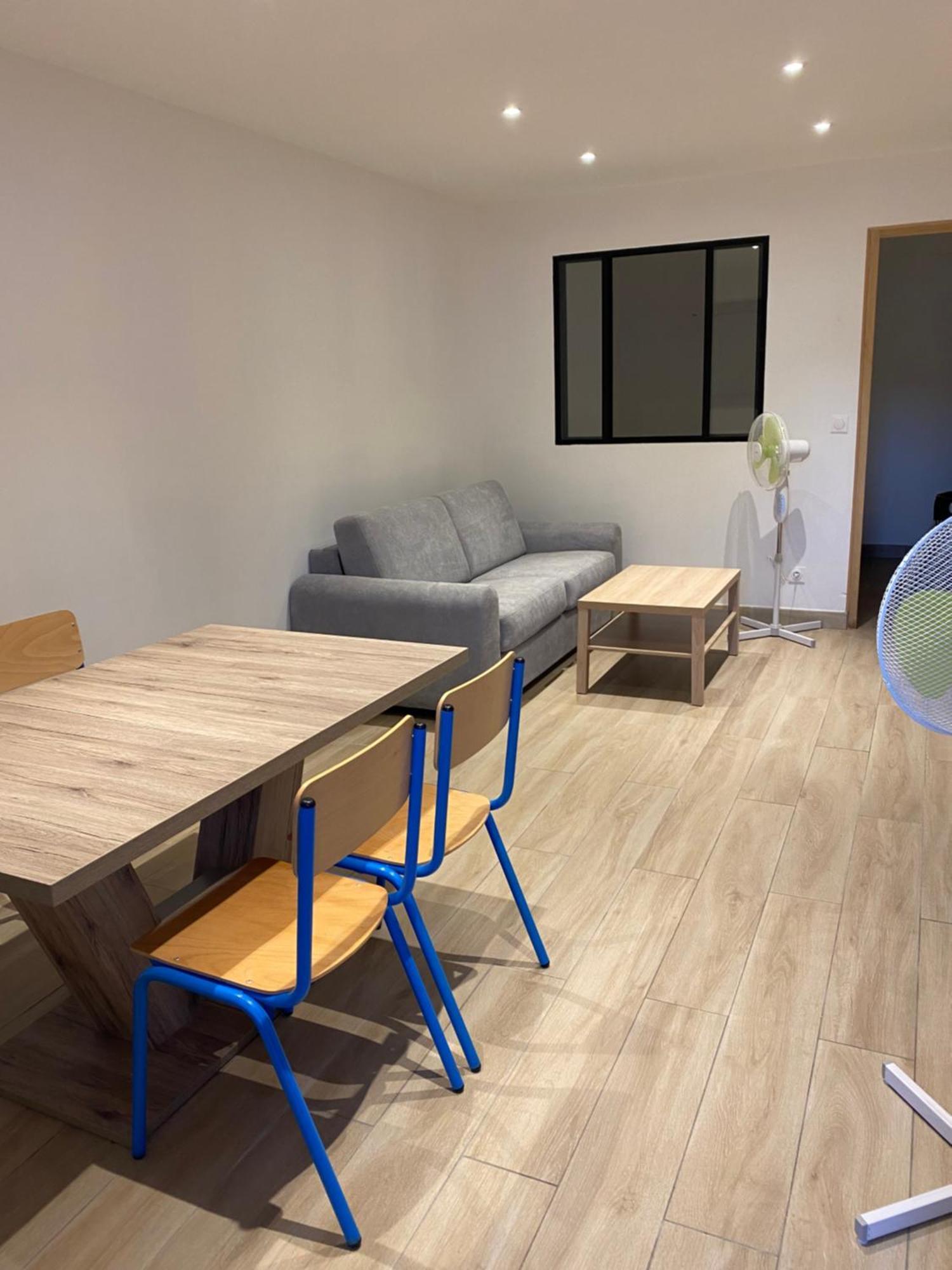 Appartement Ou Studio En Hyper Centre, Pour La Plage Et La Rue Pietonne Il Suffit De Traverser La Rue , Voir La Photo Principale Andernos-les-Bains Extérieur photo