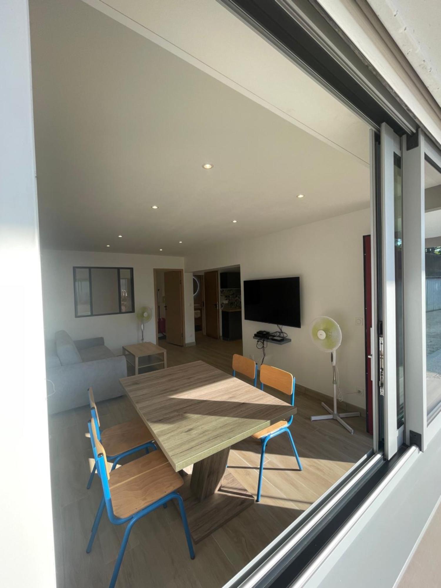 Appartement Ou Studio En Hyper Centre, Pour La Plage Et La Rue Pietonne Il Suffit De Traverser La Rue , Voir La Photo Principale Andernos-les-Bains Extérieur photo